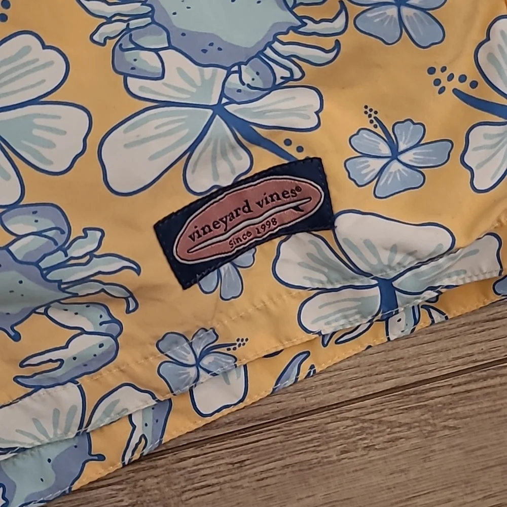 VINEYARD VINES Pastel‎ Gold Blue Crabs Floral Pattern Sz XL Swim Board Shorts